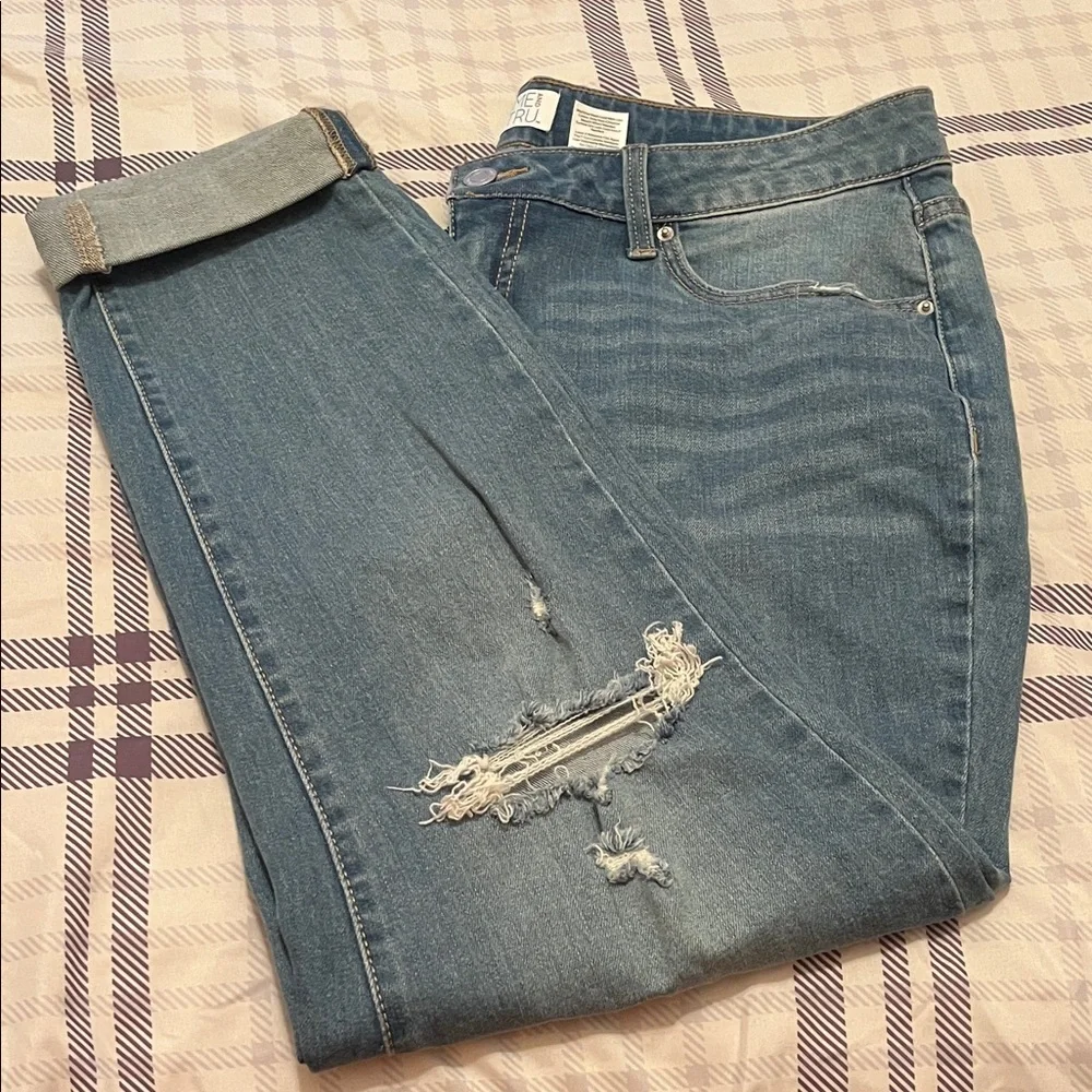 Time and Tru Light Blue Distressed Boyfriend Jeans - Picture 1 of 5